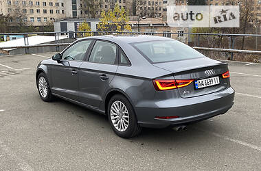 Седан Audi A3 2016 в Киеве