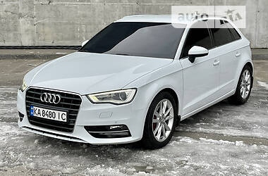 Хэтчбек Audi A3 2013 в 