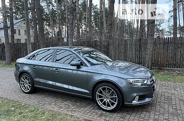 Седан Audi A3 2017 в Киеве