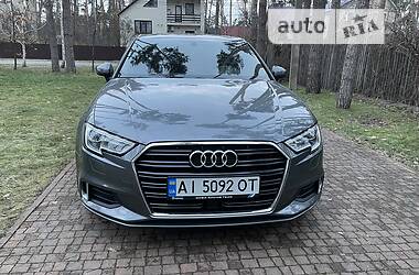 Седан Audi A3 2017 в Киеве