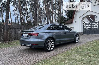 Седан Audi A3 2017 в Киеве