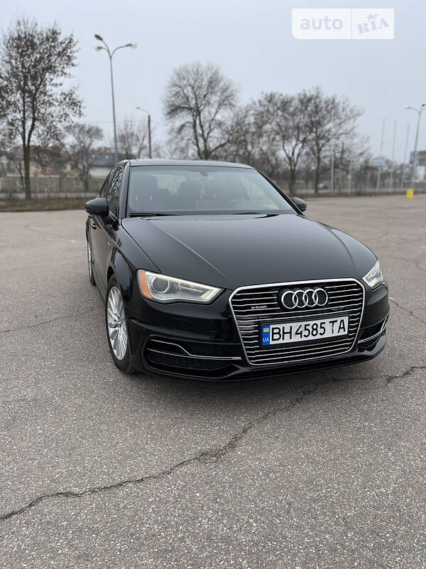 Хетчбек Audi A3 2016 в Одесі