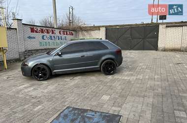 Хэтчбек Audi A3 2003 в 
