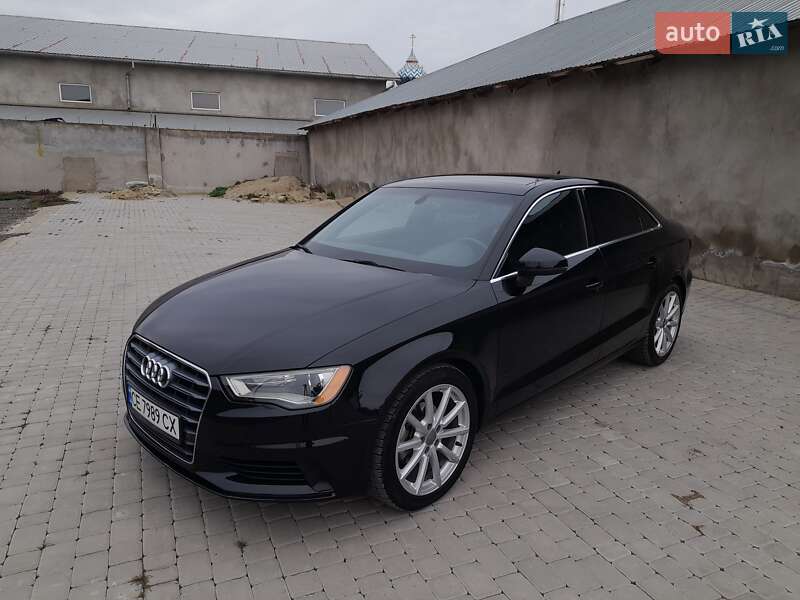 Седан Audi A3 2014 в Чернівцях