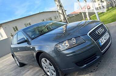 Хэтчбек Audi A3 2004 в 