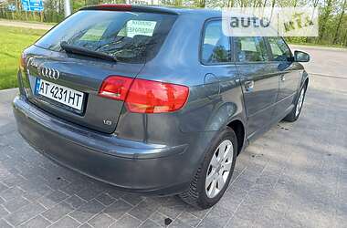 Хэтчбек Audi A3 2004 в 