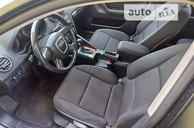 Хэтчбек Audi A3 2004 в 