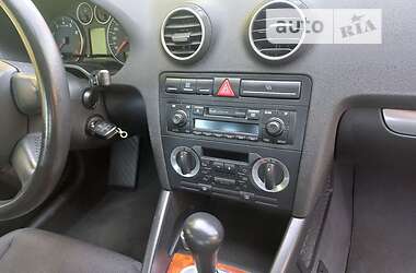 Хэтчбек Audi A3 2004 в 