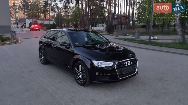 Хетчбек Audi A3 2016 в Києві