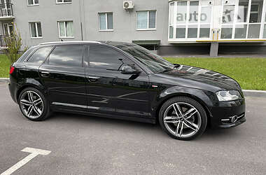 Хэтчбек Audi A3 2011 в 
