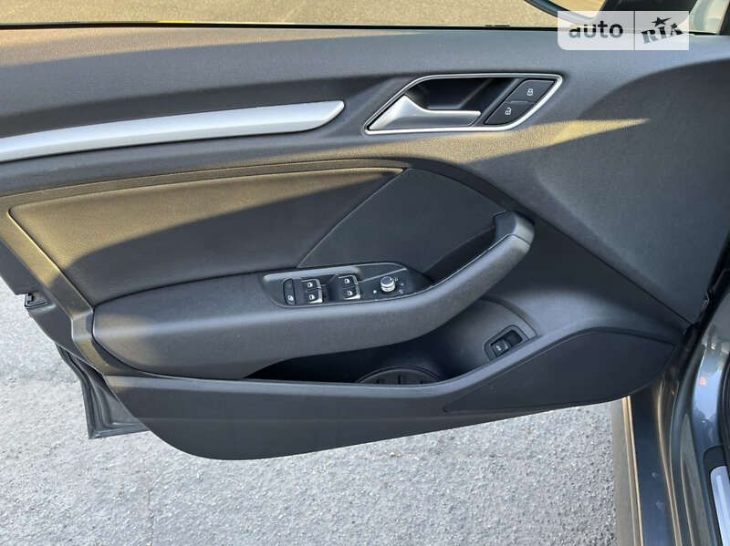 Седан Audi A3 2015 в Киеве