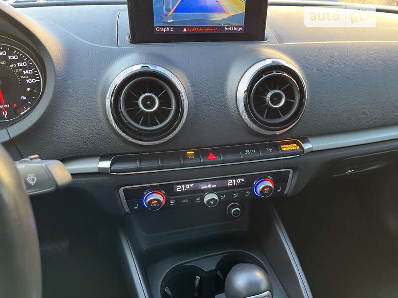 Седан Audi A3 2015 в Киеве