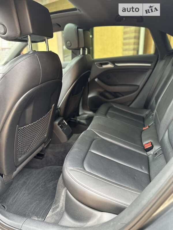 Седан Audi A3 2015 в Киеве