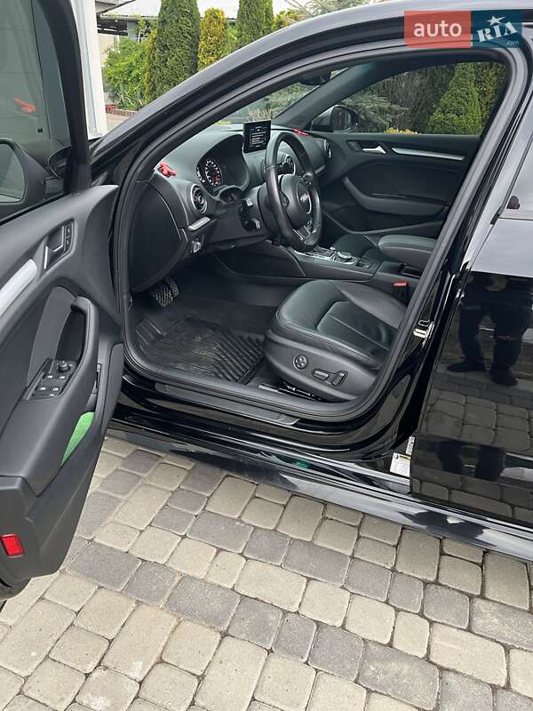 Седан Audi A3 2015 в Львове