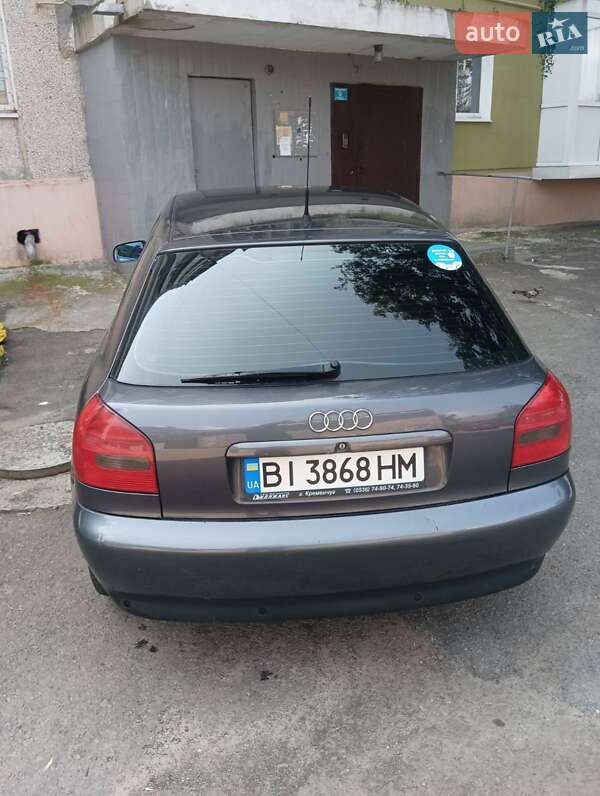 Хэтчбек Audi A3 2000 в Александрие