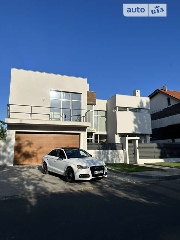 Седан Audi A3 2015 в 