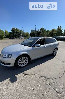 Хетчбек Audi A3 2012 в 