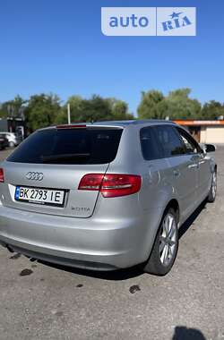 Хетчбек Audi A3 2012 в 