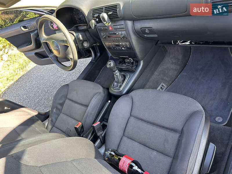 Хэтчбек Audi A3 2003 в Болехове