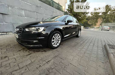 Седан Audi A3 2015 в Обухове