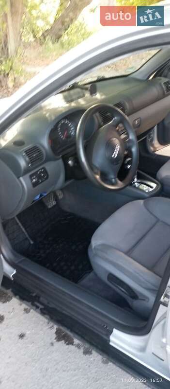 Хэтчбек Audi A3 2000 в Лубнах