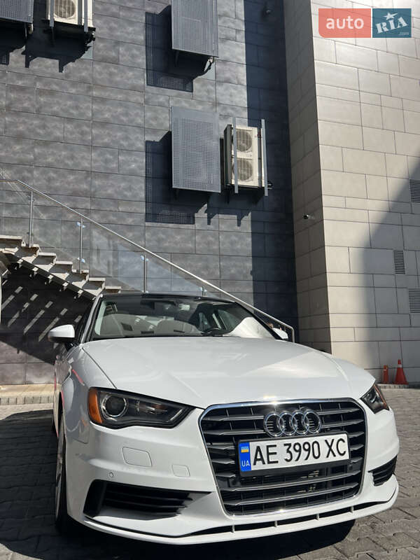 Седан Audi A3 2016 в Києві
