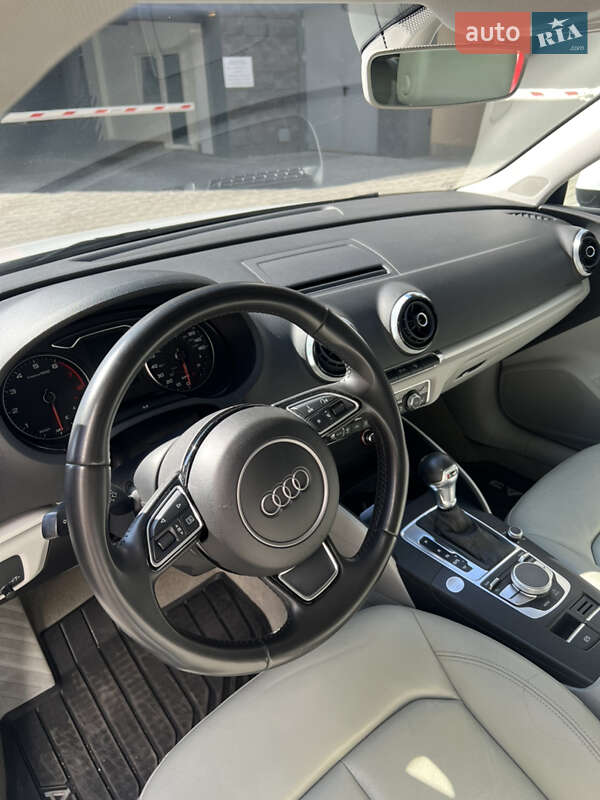 Седан Audi A3 2016 в Києві