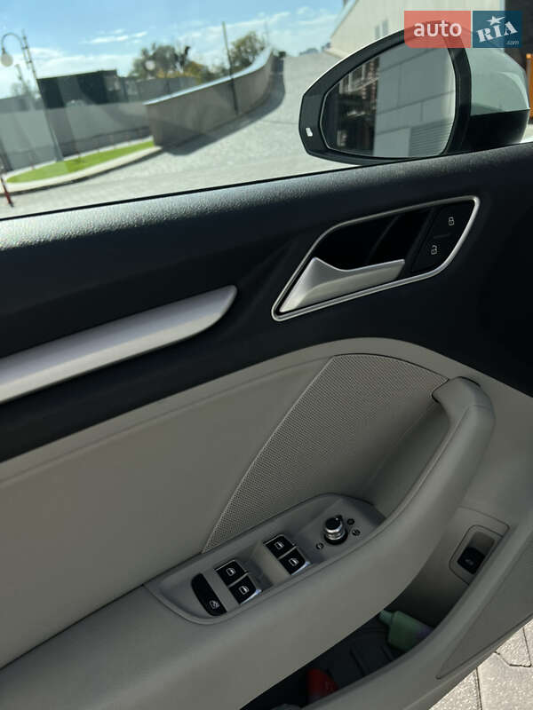 Седан Audi A3 2016 в Києві