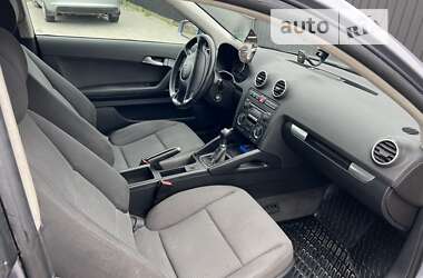 Хэтчбек Audi A3 2005 в 