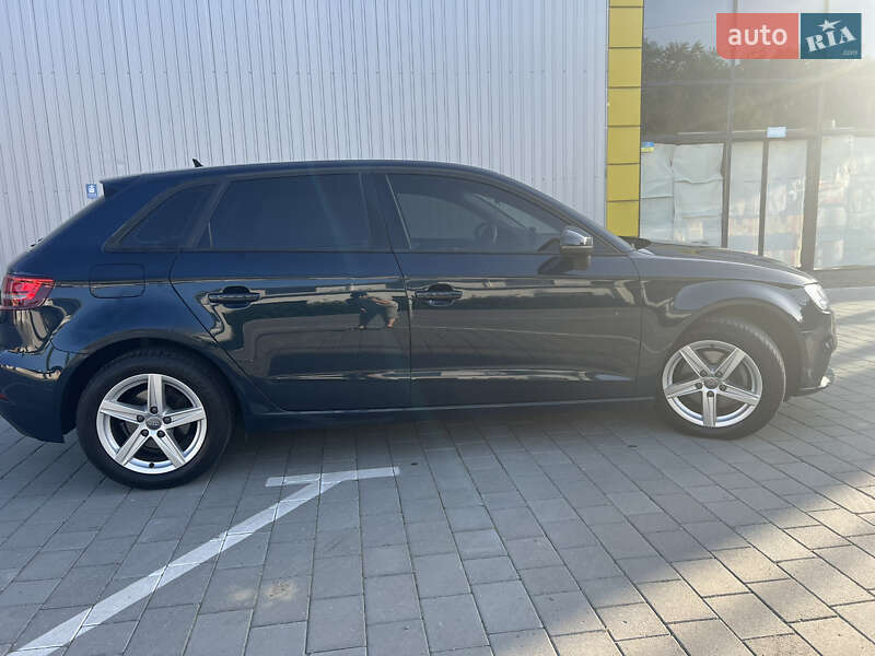 Хетчбек Audi A3 2019 в Вінниці