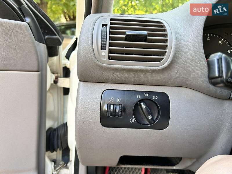 Хэтчбек Audi A3 2000 в Берегово