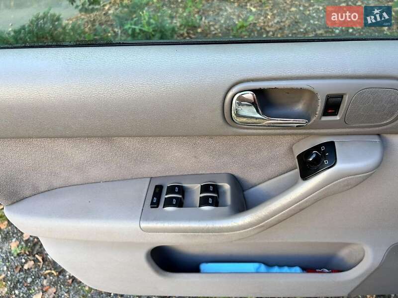 Хэтчбек Audi A3 2000 в Берегово