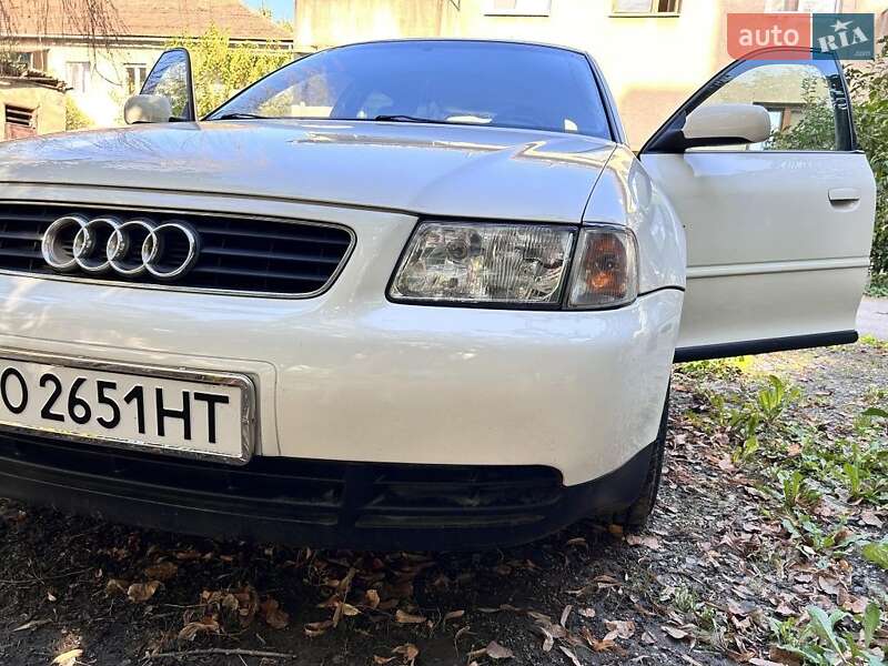 Хэтчбек Audi A3 2000 в Берегово