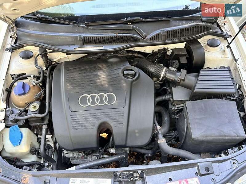 Хэтчбек Audi A3 2000 в Берегово