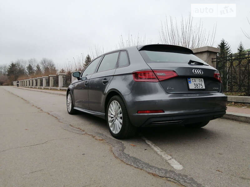 Хэтчбек Audi A3 2015 в Умани