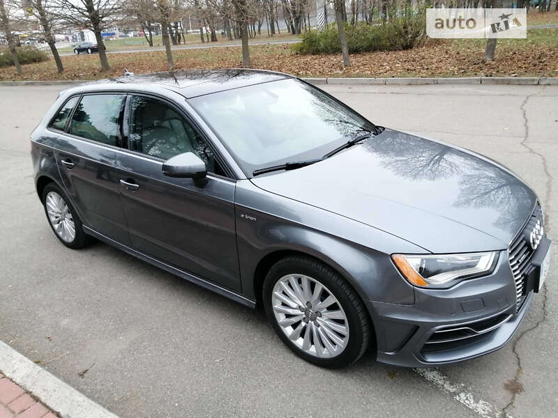 Хэтчбек Audi A3 2015 в Умани