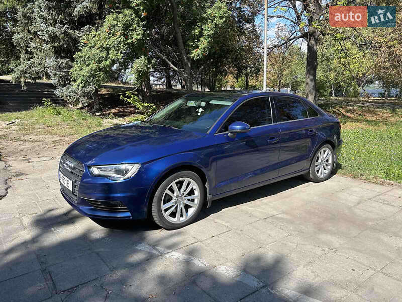 Седан Audi A3 2015 в Запорожье