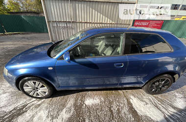 Хэтчбек Audi A3 2003 в 