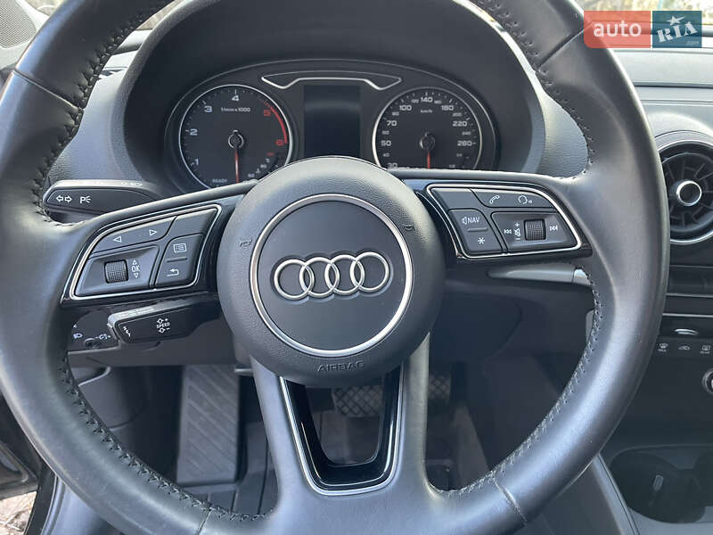 Хэтчбек Audi A3 2017 в Черкассах