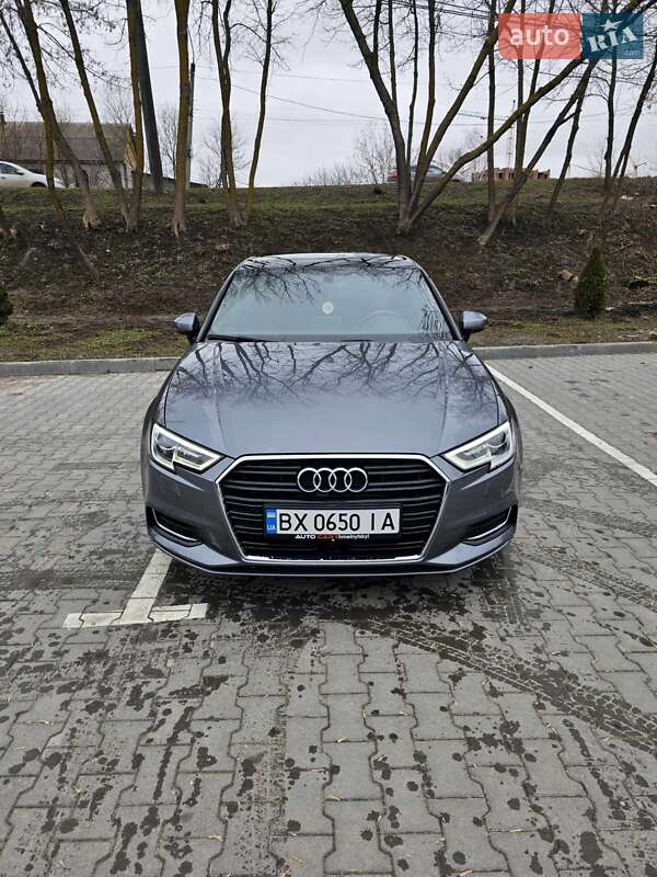 Седан Audi A3 2017 в Хмельницком