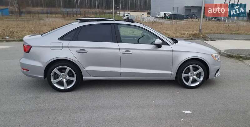 Седан Audi A3 2015 в Львове