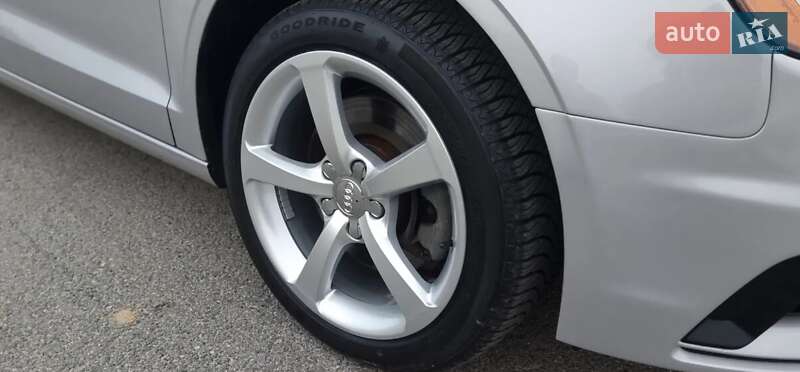 Седан Audi A3 2015 в Львове