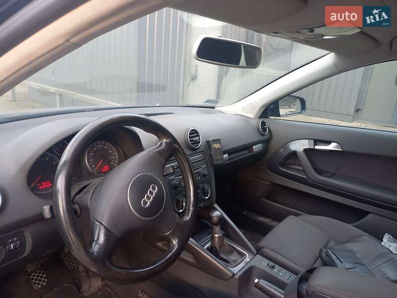 Хэтчбек Audi A3 2004 в Надворной