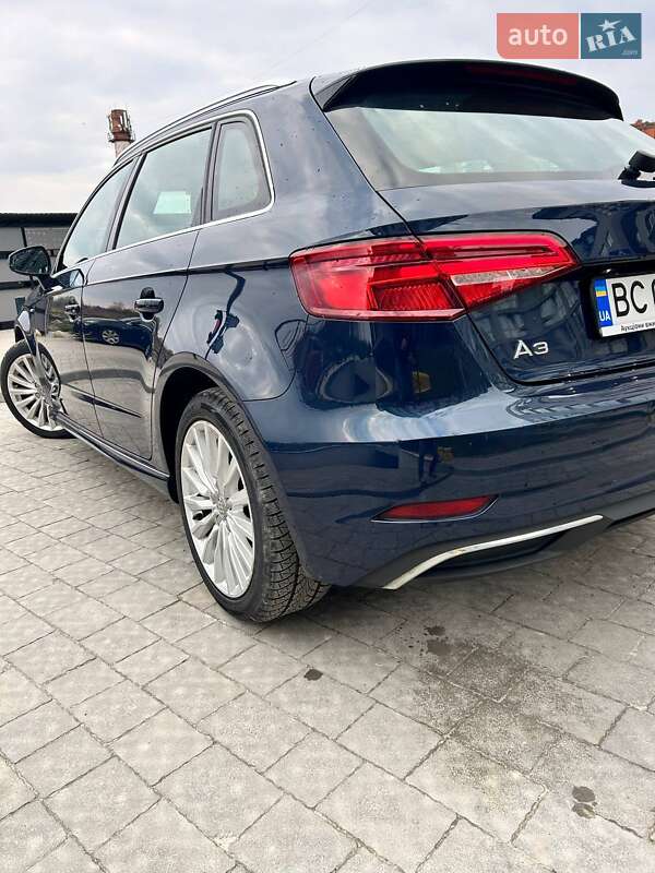 Хетчбек Audi A3 2018 в Львові