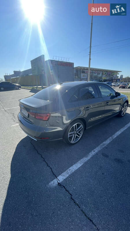 Седан Audi A3 2016 в Запорожье