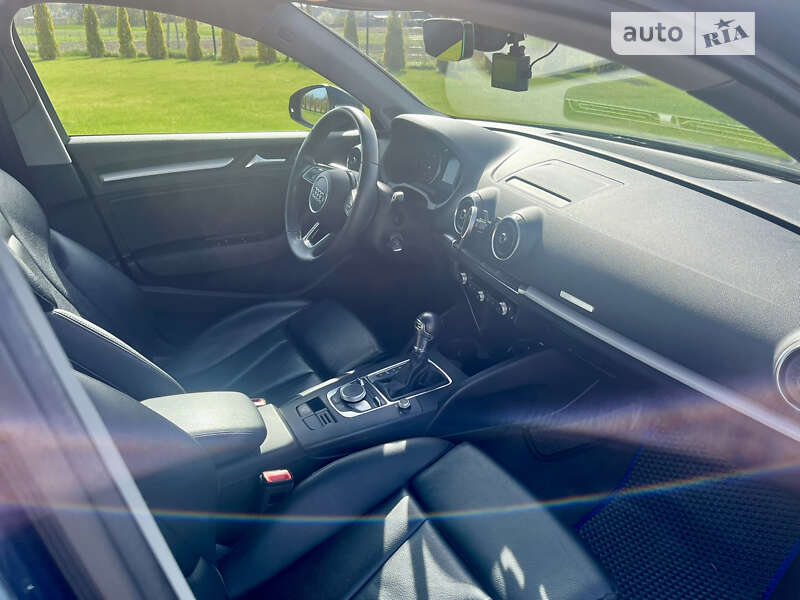 Седан Audi A3 2018 в Луцке