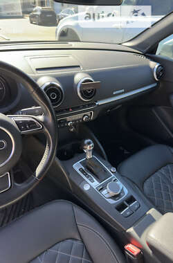 Кабриолет Audi A3 2016 в 