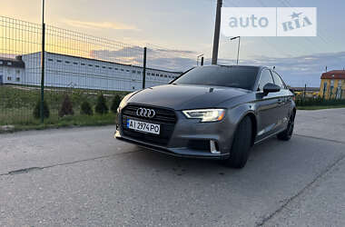 Седан Audi A3 2019 в Вишневом