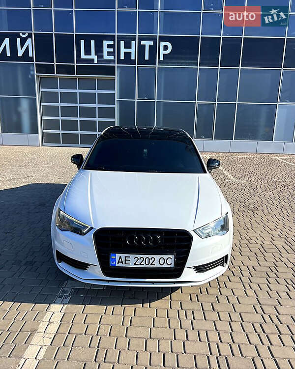 Седан Audi A3 2014 в Киеве