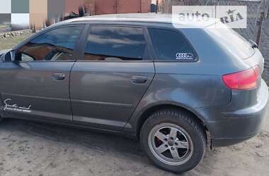 Хэтчбек Audi A3 2004 в 